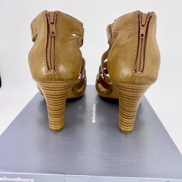 Cloudwalkers 9W Tan Parker 3.25 Inch Strappy Peep-toe Heels Gold Metal Accents - Picture 10 of 10